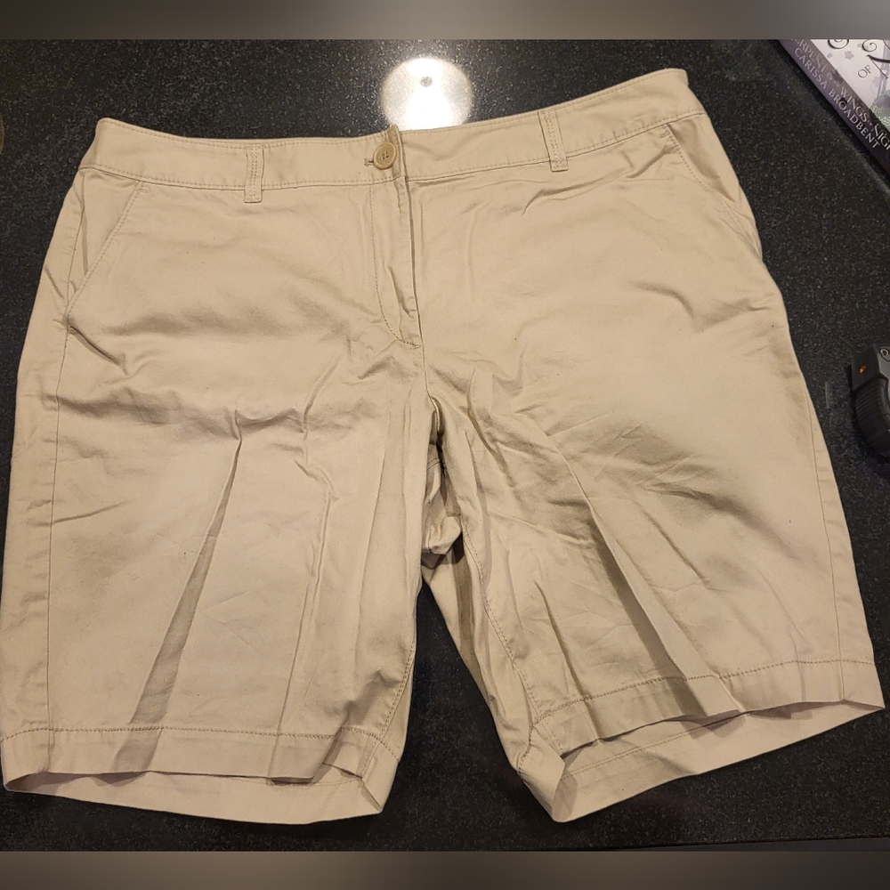 Loft Curvy Women's Tan Shorts Size 16